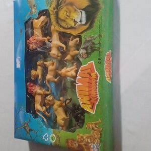 Nwt animal kingdom set